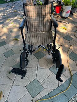 Medium wheelchair