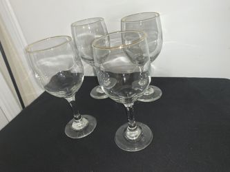 Wine glasses with gold rim