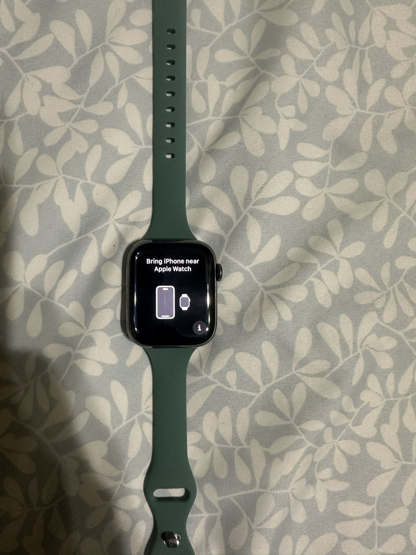 Apple Watch Series 7 Locked