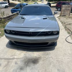 Dodge Challenger 