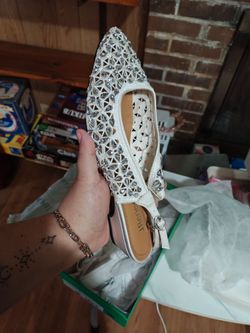 Wedding style or special occasion mini heel 11W