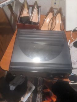 Turntable with built in speakers