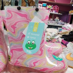 New Girls Rain Boots Size 7