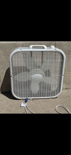 LASKO BOX FAN 24-24 inch.   3peed FIRM PRICE.  IN EAGLE ROCK