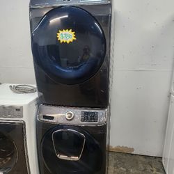 SAMSUNG SET STEAM WASHER AND GAS DRYER 