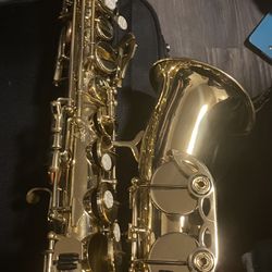 SAXOPHONE 570