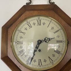 Vintage Trend Clock In Great Shape