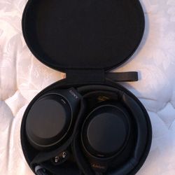 Sony XM4 Headphones 