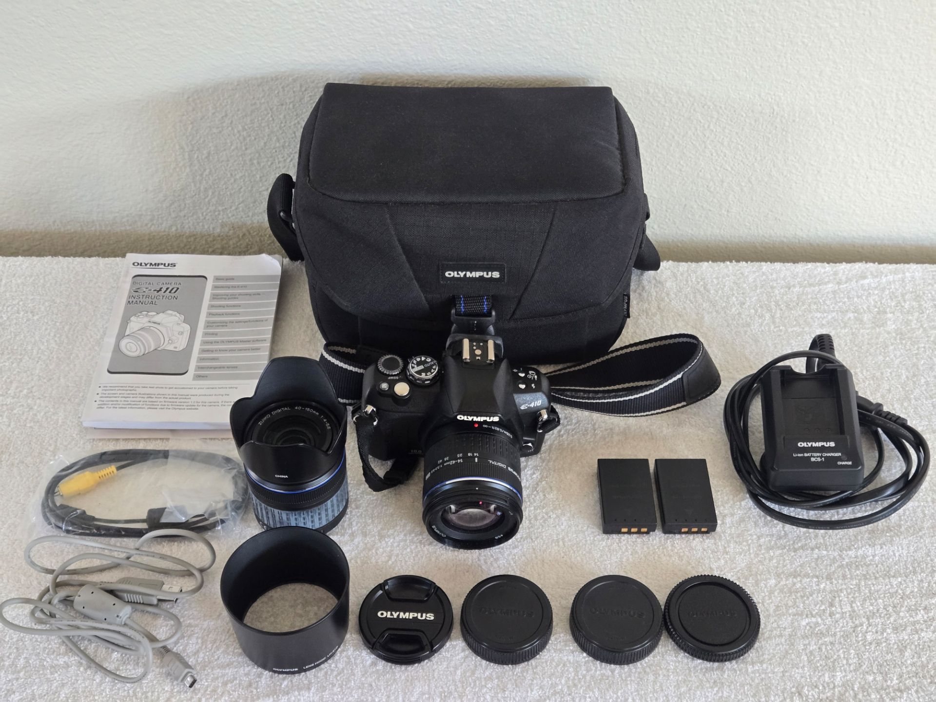 Olympus E-410 10MP Digital SLR Camera w/ 14-42mm & 40-150mm Lenses 2 Batteries