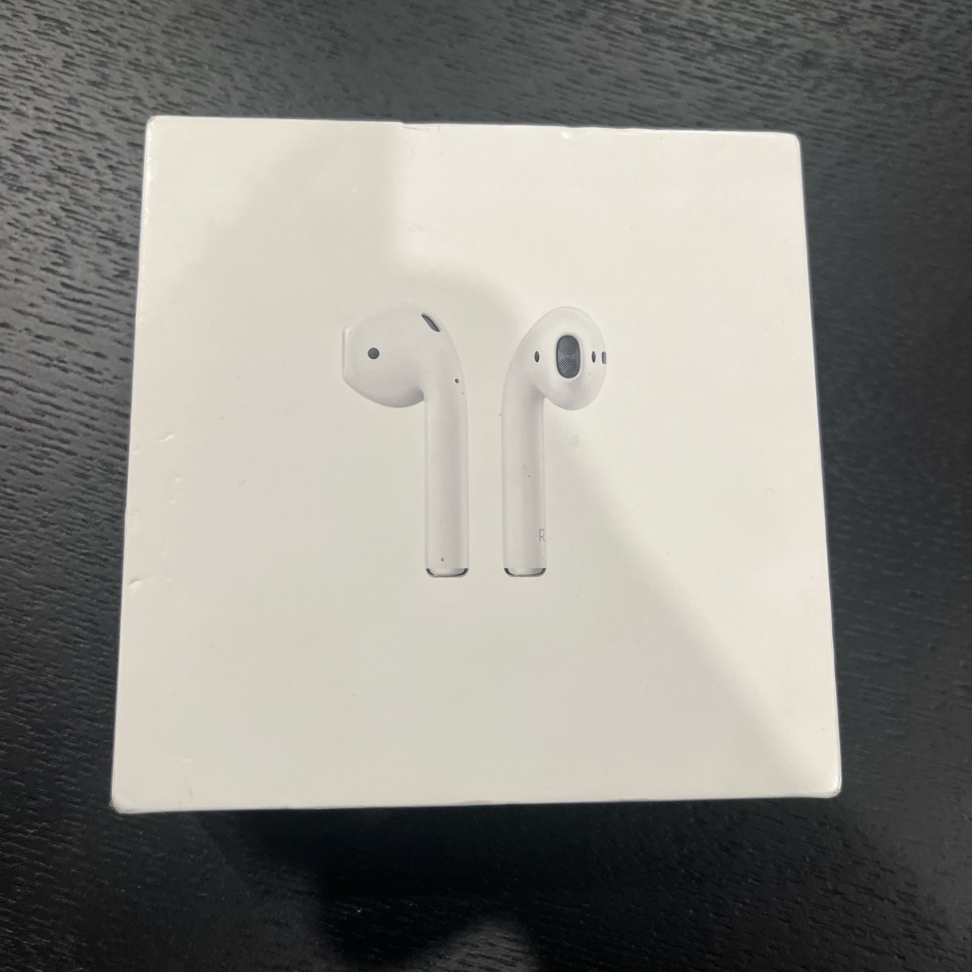 Apple AirPods, Second Generation