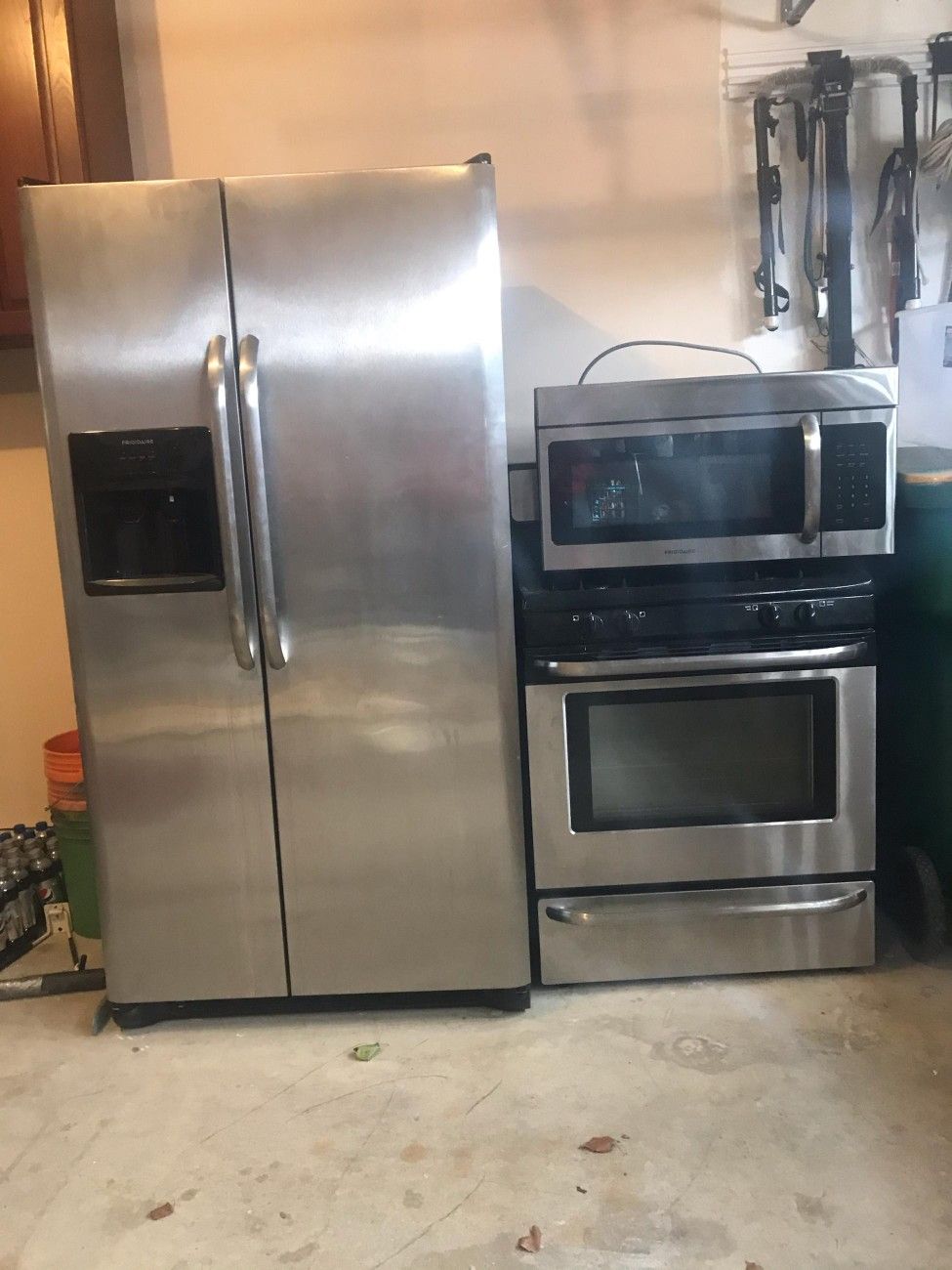 Frigidaire Frig, stove, micro