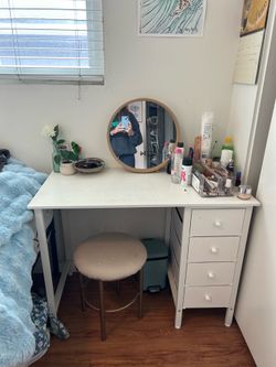 White wooden desk!