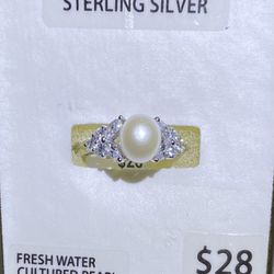 Freshwater Pearl with white Cubic Zirconia accent Ring