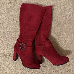 Women’s  burgundy heeled boots 👢  Size 8.5
