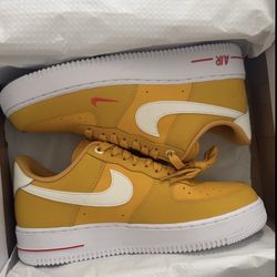 Nike Air Force 1 '07 SE Yellow Ochre-Sail DQ7582-700 Women's 10.5 / Men's 9