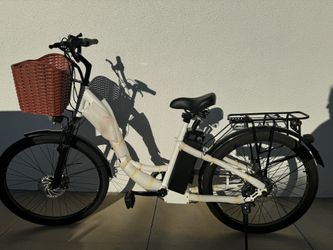 E-bike. Cruiser