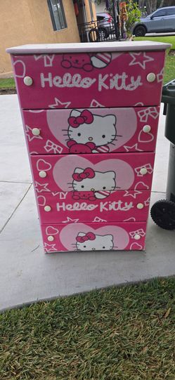 Hello Kity Dresser