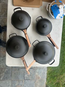 Pots and pans I have aluminum And titanium nonstick Brand new different styles Prices for this set is $275 for all 4 Pick up in sun valley ca 9135