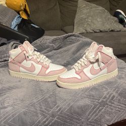 pink dunks size 9 in man’s 