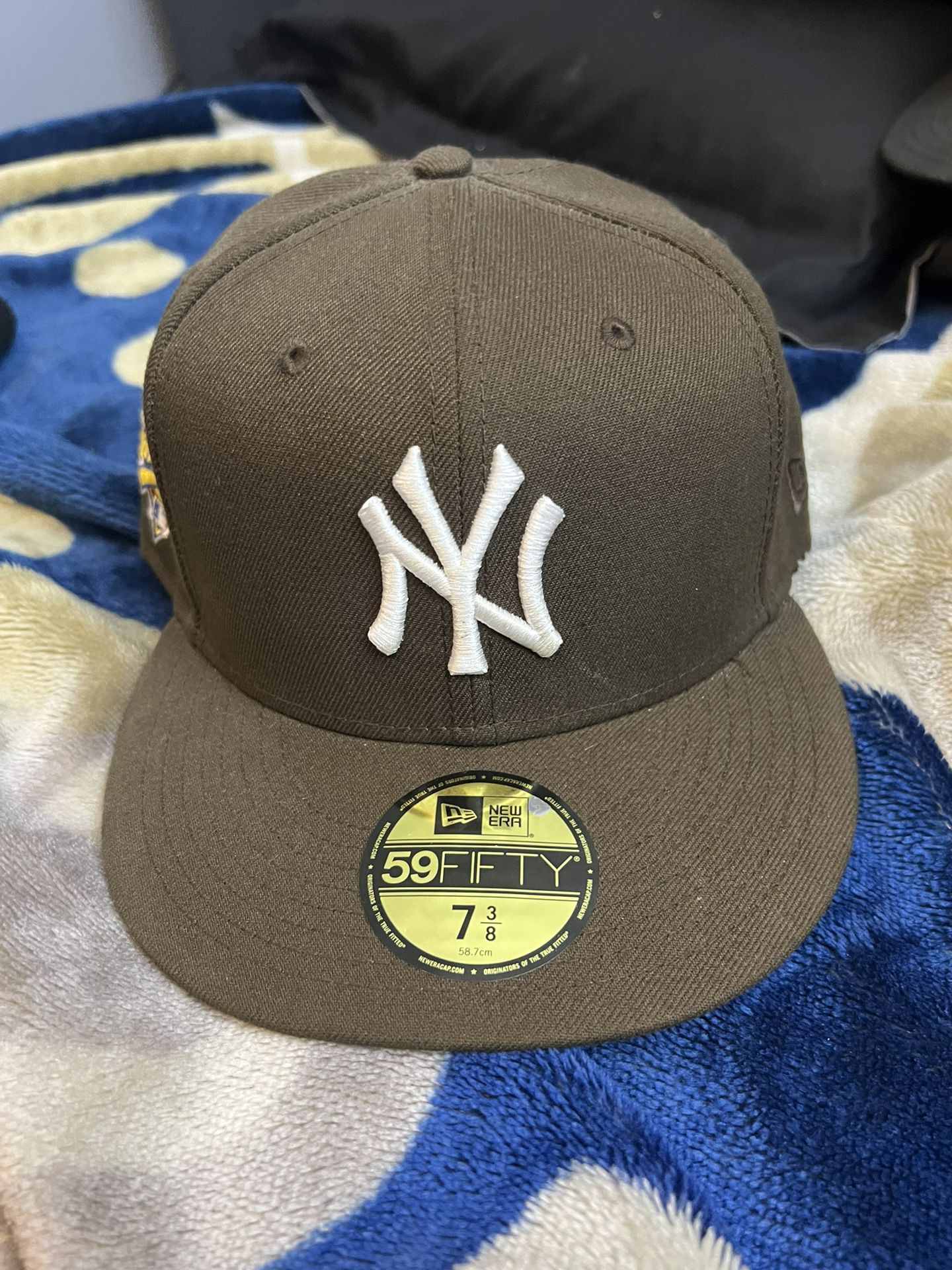NY Brown/pink Fitted Hat, Size 7 3/8 for Sale in Pico Rivera, CA - OfferUp