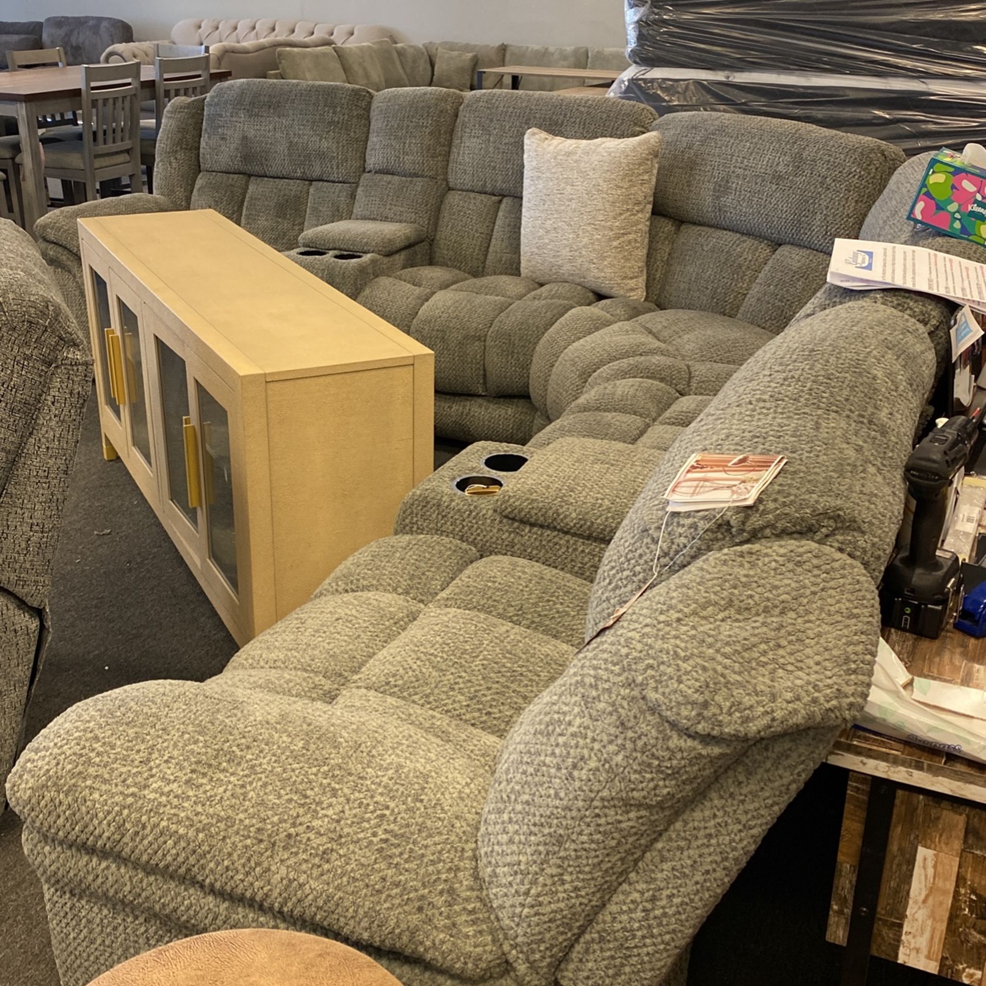 Large Family Room Sectional Must Sell. Will Do 1800 This Weekend. First Cash Card Finance Takes It