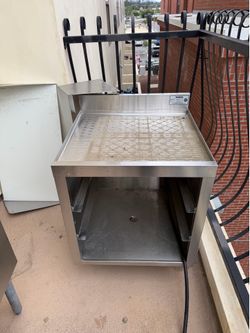 Commercial Stainless Steel Underbar Glass Storage / Drainboard Station – Krowne