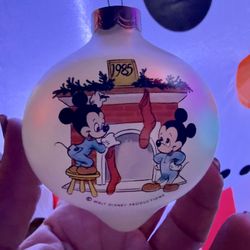 1985 Vintage Hallmark Disney Ornament - Mickey Mouse Santa
