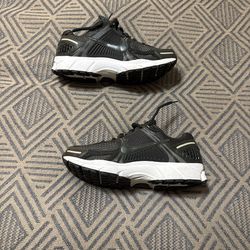 Nike vomero 5 sz10