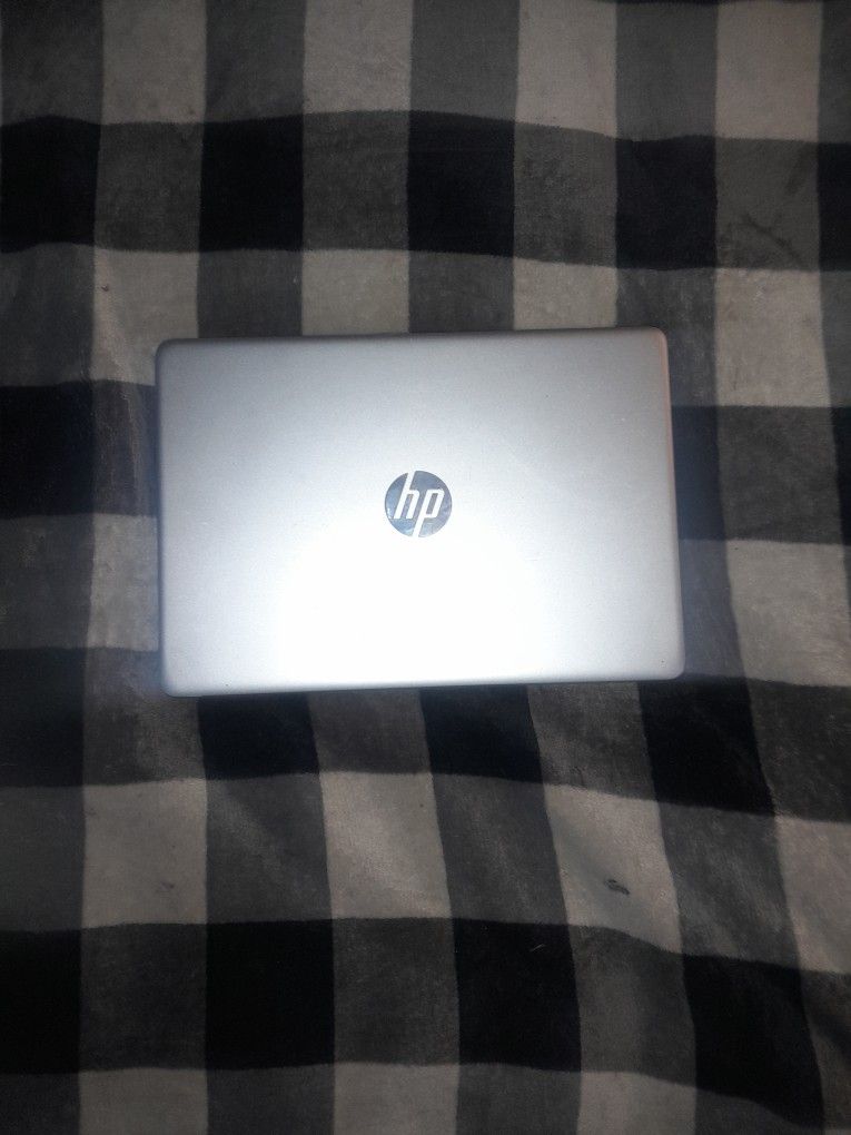ryzen hp gaming laptop running windows 11