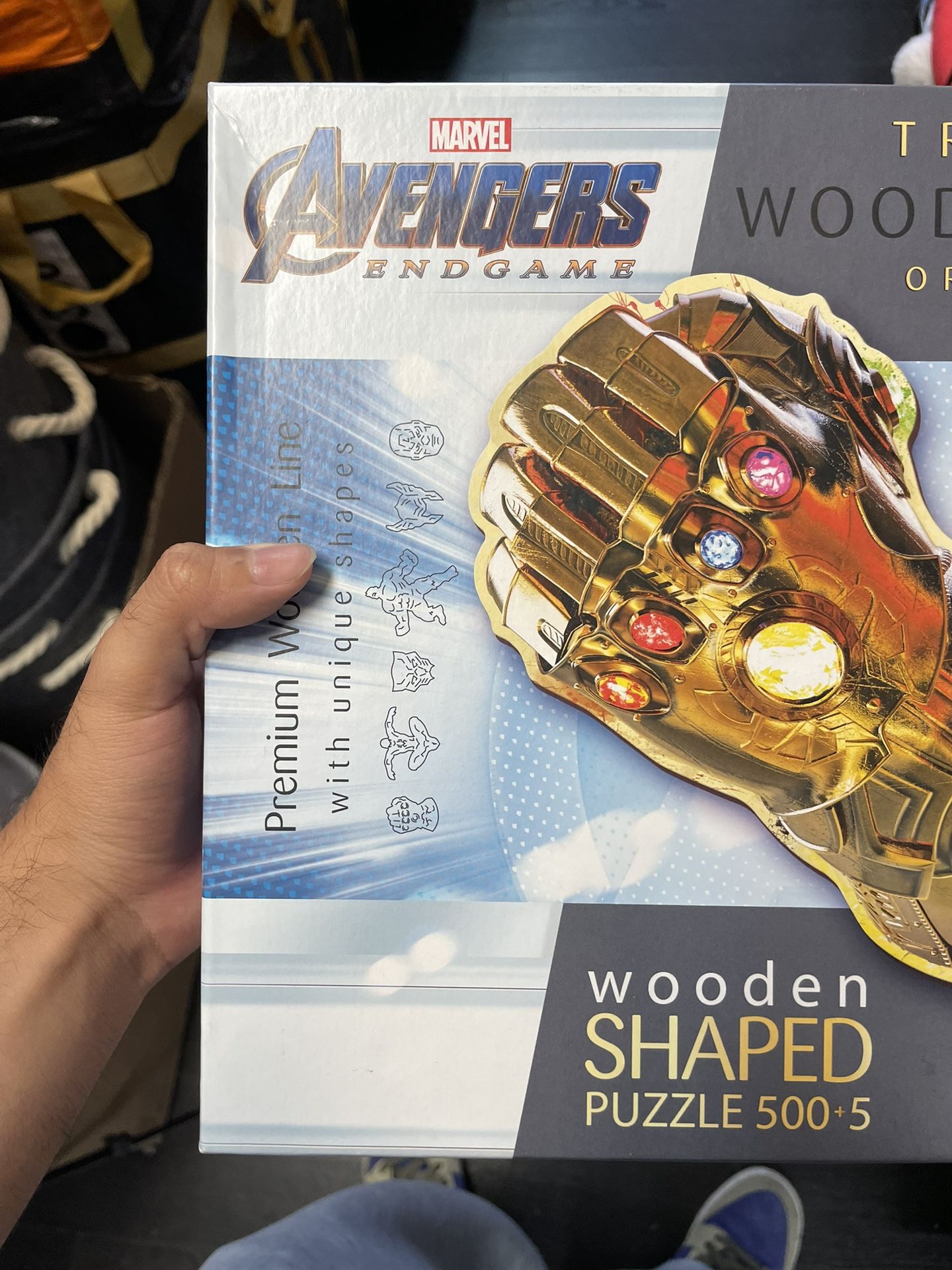 Trefl Marvel Wood Craft 500+5 Piece Jigsaw Puzzle Infinity Gauntlet Irregular Shapes, 50 Special Puzzle