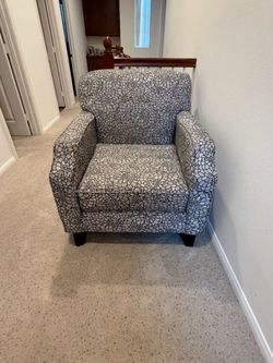 Vintage Floral Upholstered Accent Chair / Armchai