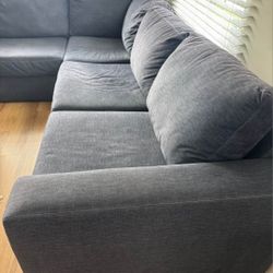 Beautiful And Comfortable Sectional Couch 