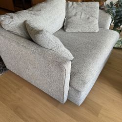 Oversized Cozy Chair