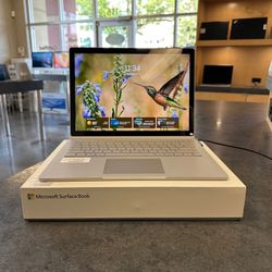  💻 Microsoft Surface Book 13.5" – i5 8th Gen / 8GB / 256GB