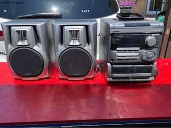 AIWA STEREO WITH DUAL SPEAKERS. Great for garage. Awesome sound quality. Meet in Palos Hills for pick up.