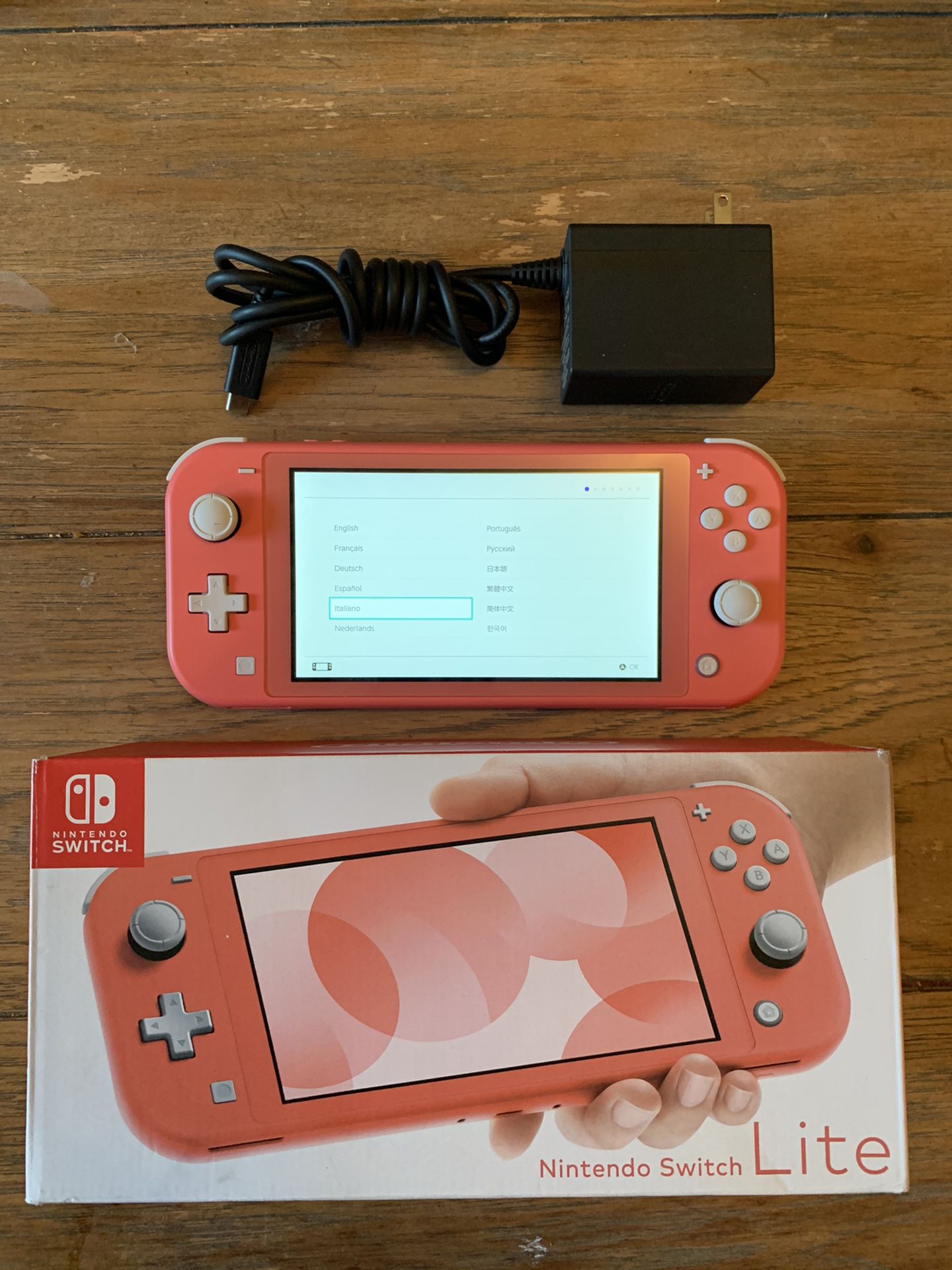 Nintendo switch lite coral pink