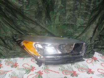 2017-19 Ford Escape Right Headlight
