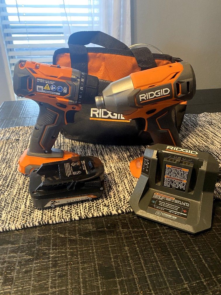 Ridgid 18 V Cordless 2 Tools Combo Kit Drill/ Driver & Impact Driver 2.0 Ah Battery & Charger