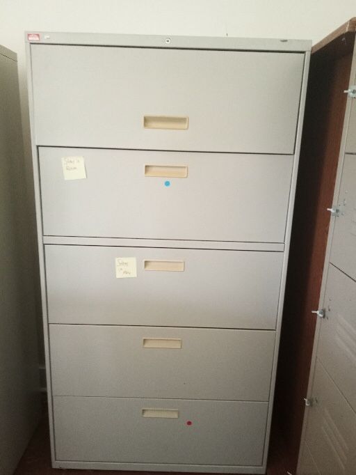 Filing cabinets (3) - no key