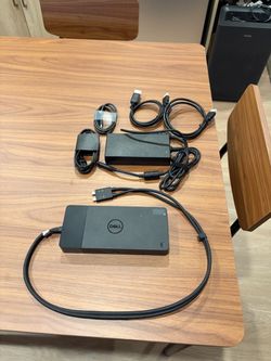Dell Docking Station (WD19DCS) with power supply and cables