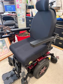 2025 Quantum Edge Electric Wheelchair Black and Red