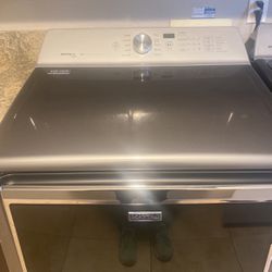 Maytag Bravos XL Steam Washer And Dryer Like New
