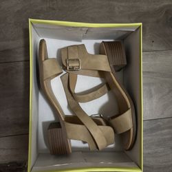 Women’s Shoes/ Heels