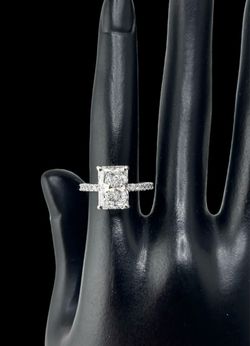 14k White Gold 2 Carat Radiant Cut Diamond Pavé Engagement Ring (IGI Certified)