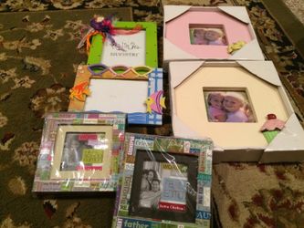 FRIEND AND FAMILY FRAMES