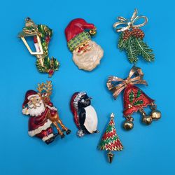 7 Christmas Brooches 