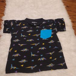 HUGE SALE 🔥🔥🔥🔥 kids size 6 dinosaur t shirt