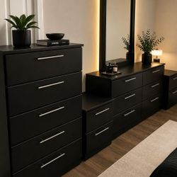 ⚫️DRESSER WITH MIRROR,  CHEST AND TWO NIGHTSTANDS  ⚪️ CÓMODA CON ESPEJO,  GAVETERO  Y DOS MESITAS DE NOCHE ⚫️