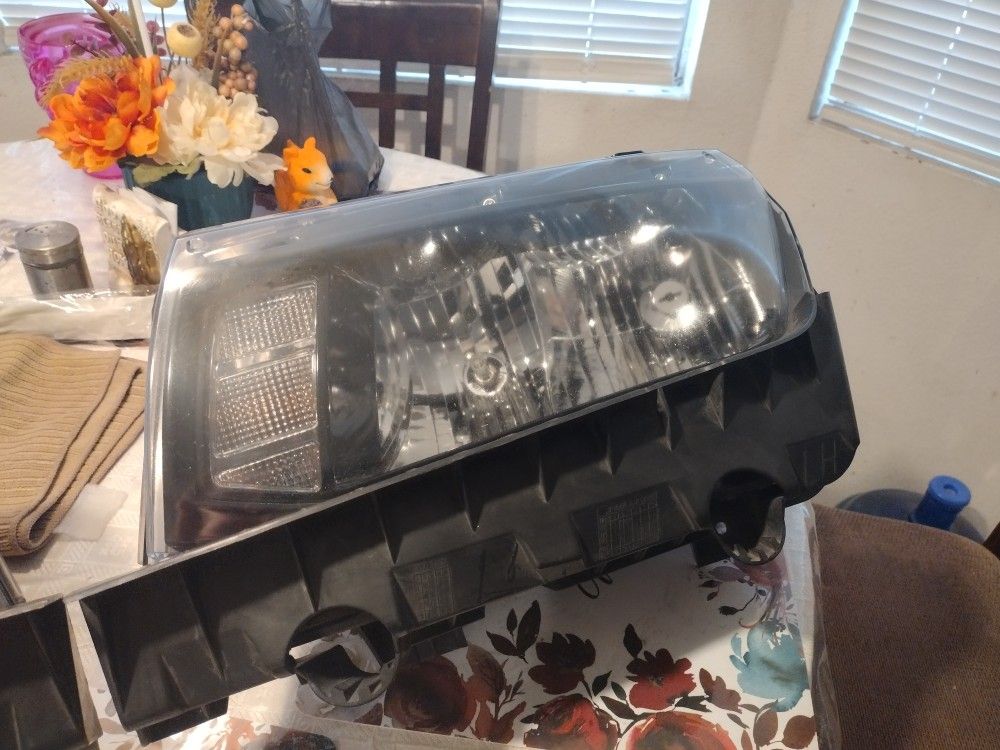 2014 Camaro V6 Original Complete Headlight Assembly Driver Side