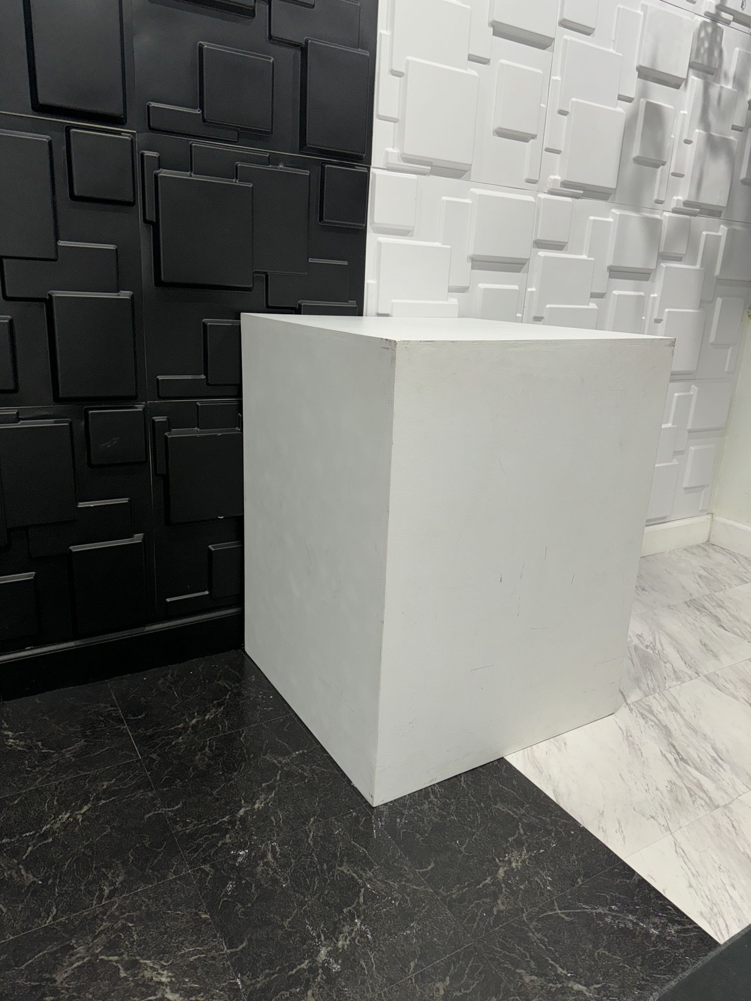Posing Cube